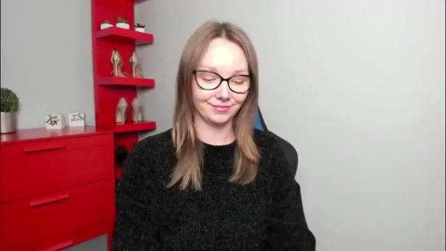 Image 11 of beautyzoexx Stream on Chaturbate on 1 month ago