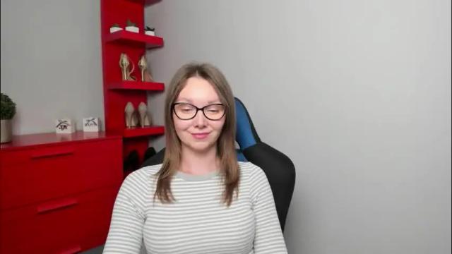 Image 3 of beautyzoexx Stream on Chaturbate on 1 month ago