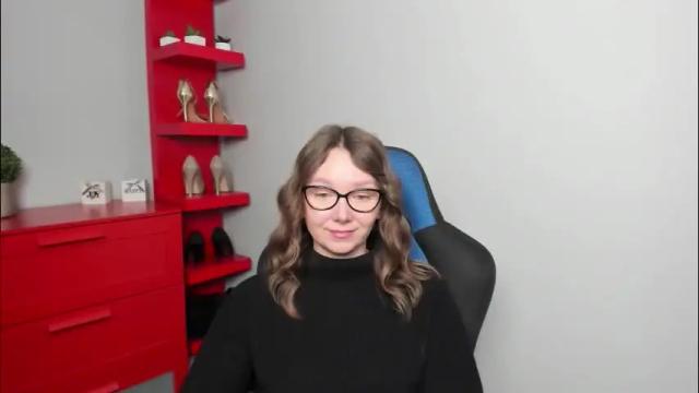 Image 11 of beautyzoexx Stream on Chaturbate on 13 days ago