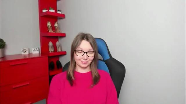 Image 3 of beautyzoexx Stream on Chaturbate on 12 days ago