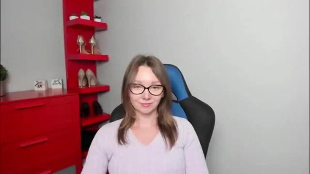 Image 4 of beautyzoexx Stream on Chaturbate on 11 days ago