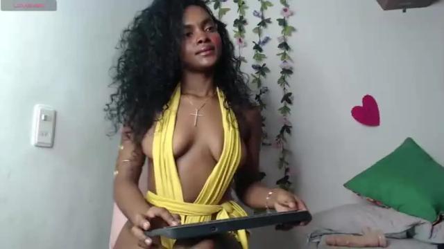 Image 3 of beba_26 Stream on Chaturbate on 19 months ago
