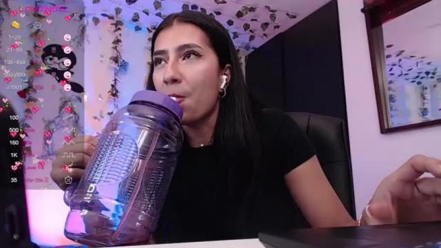 Image 10 of becca_bonnet Stream on Chaturbate on 16 months ago