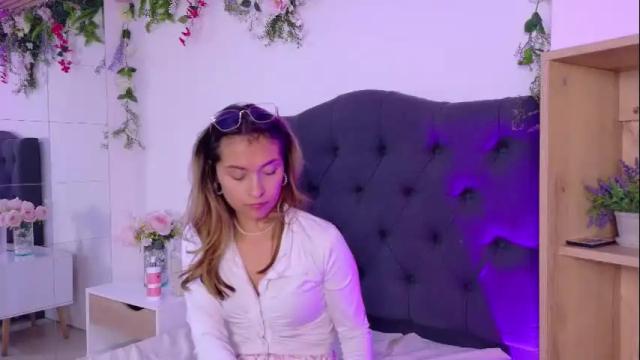 Image 7 of beccamilanni Stream on Chaturbate on 2 months ago