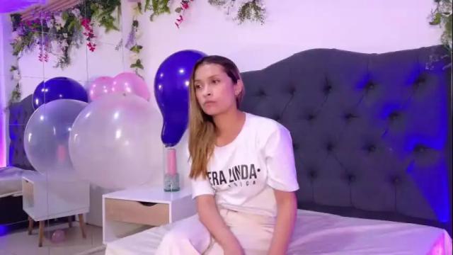 Image 2 of beccamilanni Stream on Chaturbate on 2 months ago
