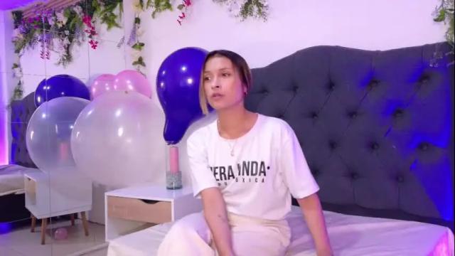 Image 3 of beccamilanni Stream on Chaturbate on 2 months ago