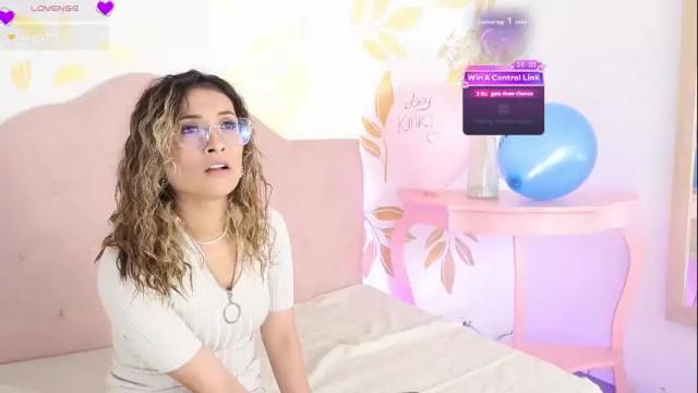 Image 3 of beccamilanni Stream on Chaturbate on 1 month ago