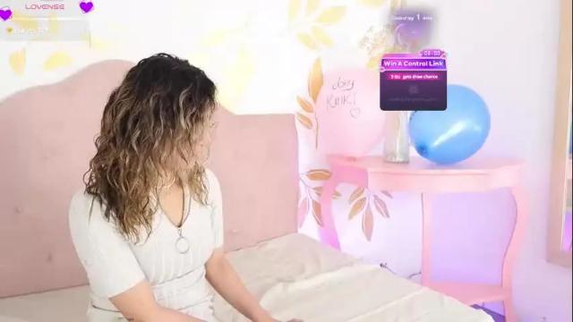 Image 4 of beccamilanni Stream on Chaturbate on 1 month ago