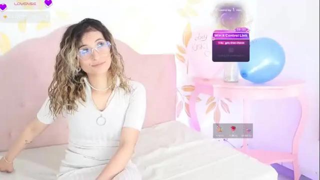 Image 6 of beccamilanni Stream on Chaturbate on 1 month ago