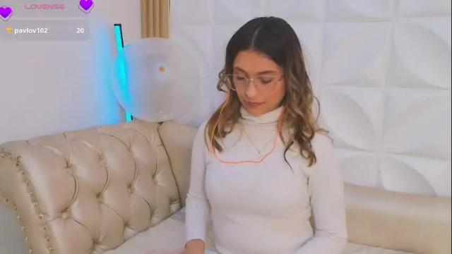 Image 12 of beccamilanni Stream on Chaturbate on 1 month ago