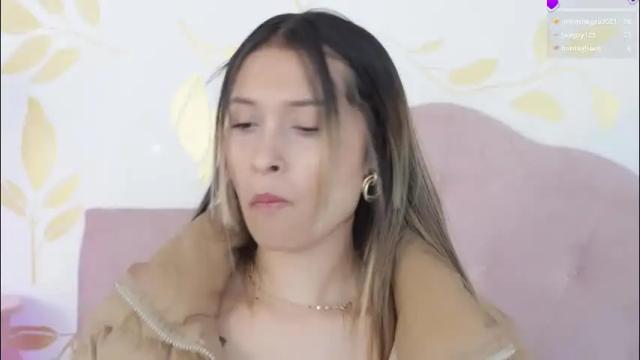 Image 3 of beccamilanni Stream on Chaturbate on 19 days ago