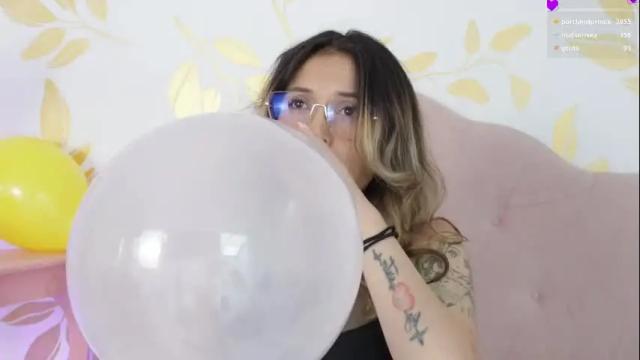 Image 8 of beccamilanni Stream on Chaturbate on 16 days ago