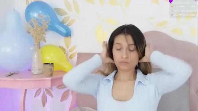 Image 12 of beccamilanni Stream on Chaturbate on 16 days ago