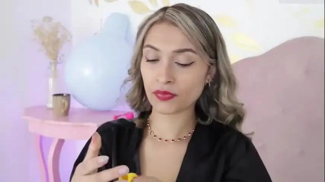 Image 11 of beccamilanni Stream on Chaturbate on 4 days ago