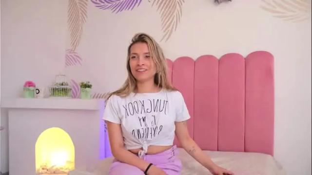 Thumbnail 3, beccamilanni's Stream at Chaturbate, 2 months ago