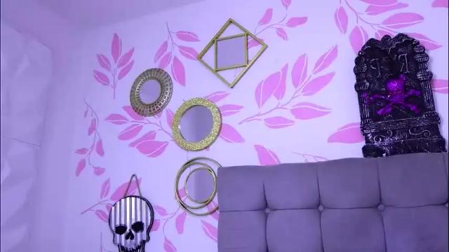 Image 11 of beccamilanni Stream on Chaturbate on 2 months ago