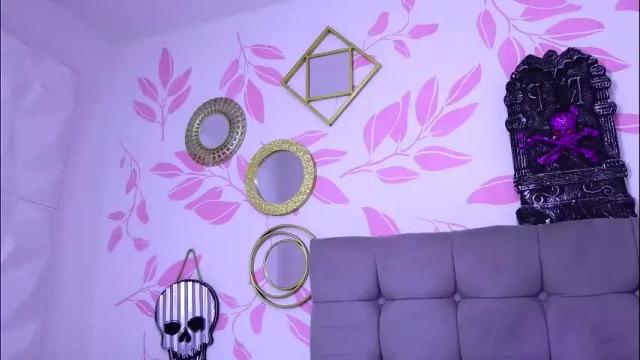 Image 12 of beccamilanni Stream on Chaturbate on 2 months ago