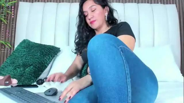 Image 7 of beckamils Stream on Chaturbate on 1 month ago