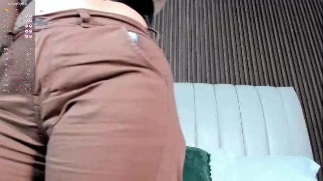 Image 4 of beckamils Stream on Chaturbate on 1 month ago