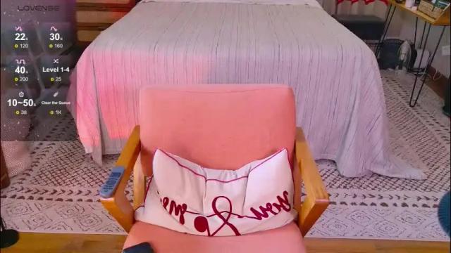 Image 3 of beckyjames Stream on Chaturbate on 1 month ago