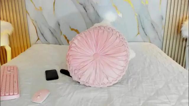 Image 11 of beckyrusso2 Stream on Chaturbate on 22 days ago