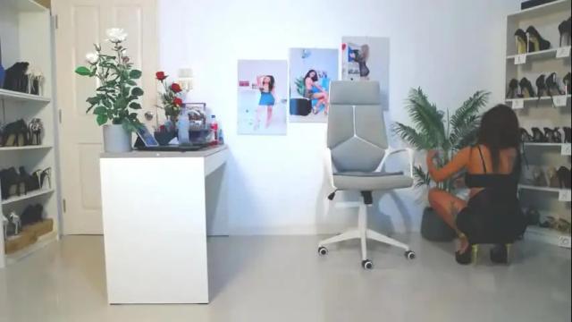 Image 2 of beebeethai Stream on Chaturbate on 13 days ago