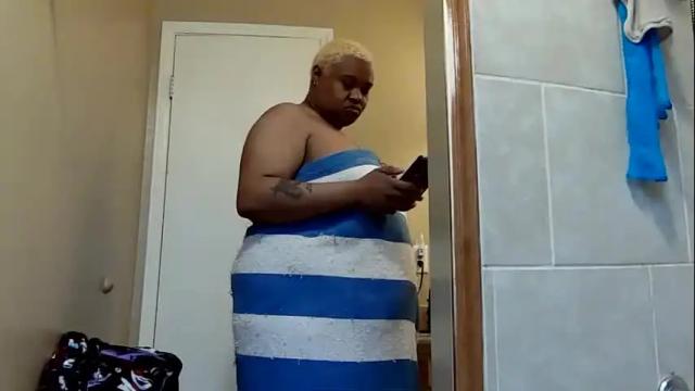 Image 12 of beebeewhunny Stream on Chaturbate on 18 months ago