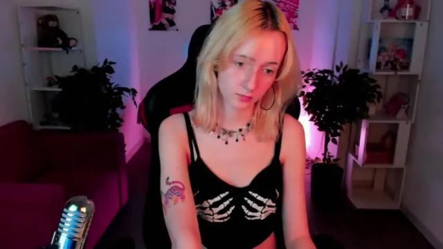 Image 11 of beeelle Stream on Chaturbate on 15 months ago