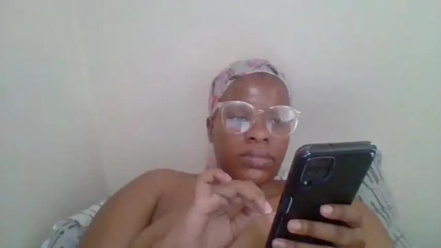 Image 2 of beequeen1996 Stream on Chaturbate on 18 months ago