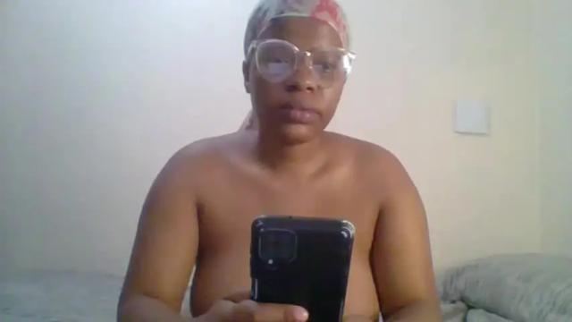 Image 2 of beequeen1996 Stream on Chaturbate on 18 months ago