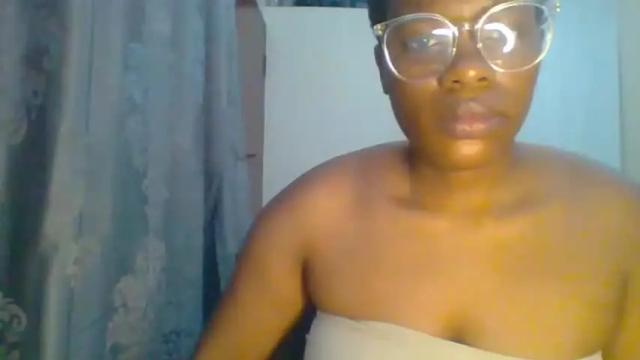 Image 12 of beequeen1996 Stream on Chaturbate on 17 months ago