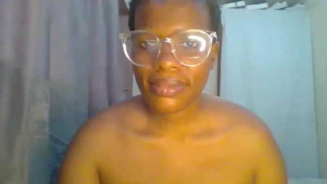Image 2 of beequeen1996 Stream on Chaturbate on 17 months ago