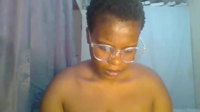 Image 3 of beequeen1996 Stream on Chaturbate on 17 months ago