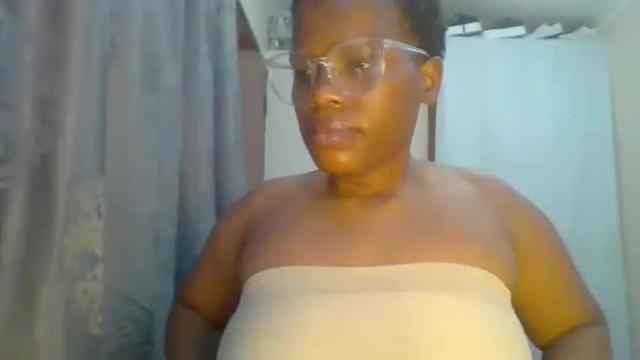 Image 8 of beequeen1996 Stream on Chaturbate on 17 months ago