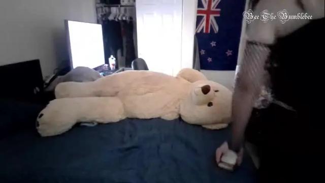 Image 7 of beethebumblebee Stream on Chaturbate on 1 month ago