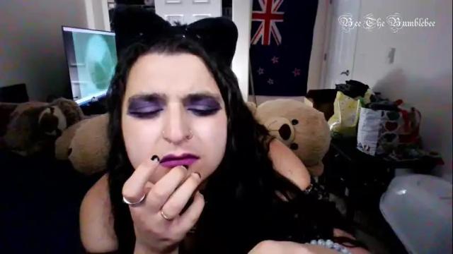 Image 11 of beethebumblebee Stream on Chaturbate on 25 days ago