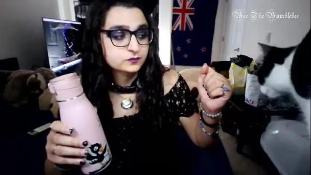 Image 12 of beethebumblebee Stream on Chaturbate on 25 days ago