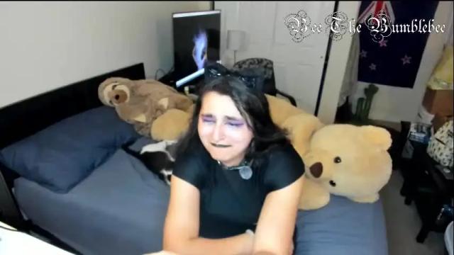 Image 4 of beethebumblebee Stream on Chaturbate on 16 days ago
