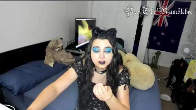 Image 7 of beethebumblebee Stream on Chaturbate on 11 days ago