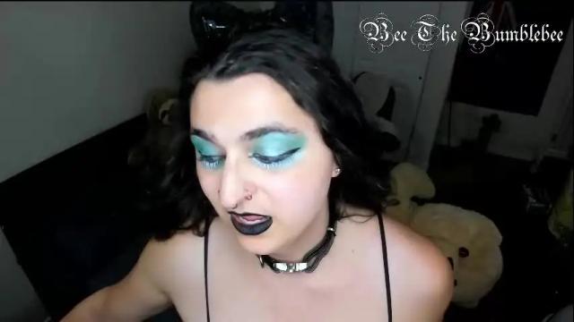 Image 2 of beethebumblebee Stream on Chaturbate on 9 days ago
