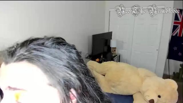 Image 3 of beethebumblebee Stream on Chaturbate on 5 days ago