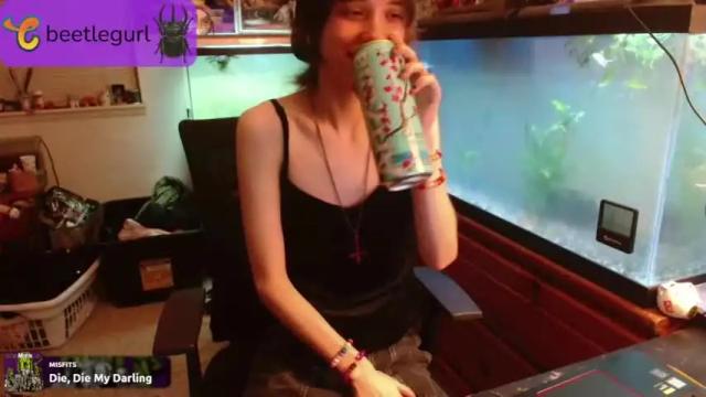 Image 8 of beetlegurl Stream on Chaturbate on 19 months ago