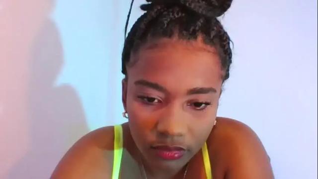 Image 3 of behla_rouseh Stream on Chaturbate on 2 months ago