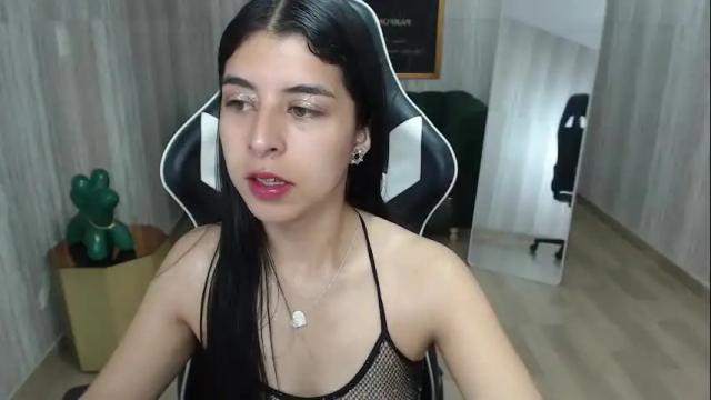 Image 3 of bela_t_ Stream on Chaturbate on 5 months ago