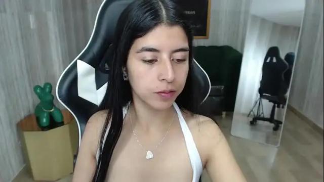 Image 2 of bela_t_ Stream on Chaturbate on 4 months ago