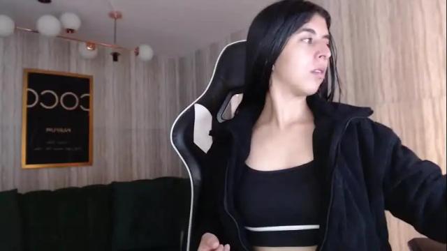 Image 3 of bela_t_ Stream on Chaturbate on 4 months ago