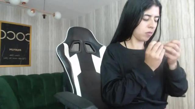 Image 7 of bela_t_ Stream on Chaturbate on 4 months ago