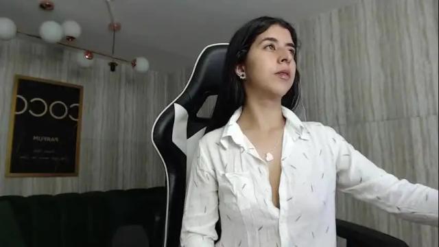 Image 10 of bela_t_ Stream on Chaturbate on 4 months ago