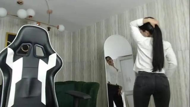 Image 7 of bela_t_ Stream on Chaturbate on 4 months ago