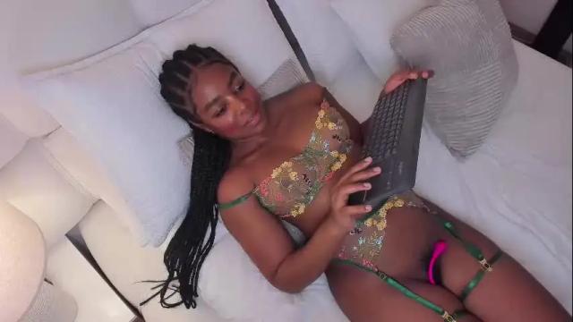 Image 4 of belkis_mills Stream on Chaturbate on 1 month ago